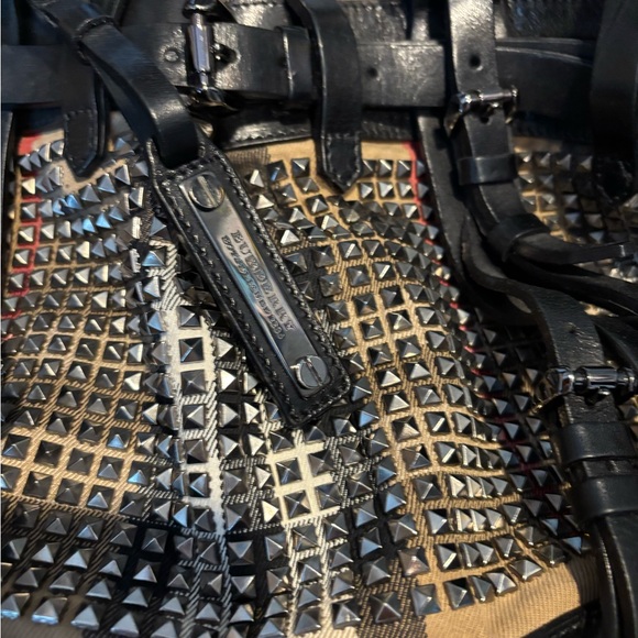 Burberry Rowan studded satchel - Picture 3 of 14